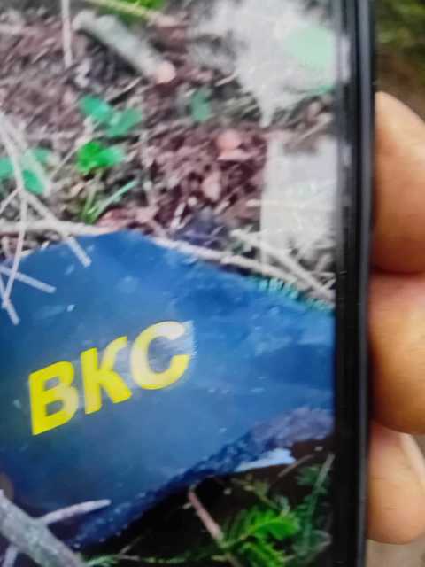 Momentul prăbuşirii dronei în judeţul Suceava, surprins în imagini / Echipele de specialişti ajunse la faţa locului au găsit mai multe fragmente, care urmează a fi expertizate – FOTO / VIDEO