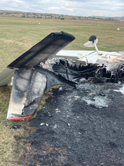 Un avion de mici dimensiuni s-a prăbuşit la aerodromul din Iaşi, pilotul fiind rănit