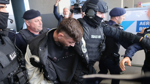 Bărbatul suspectat că şi-a ucis iubita şi i-a băgat trupul într-o valiză pe care a aruncat-o în râul Olt, audiat la Parchetul Tribunalului Vâlcea 