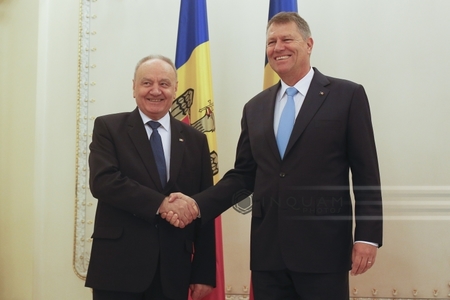 Iohannis, după întâlnirea cu Timofti: Sprijinim Republica Moldova, dar vrem să vedem progrese