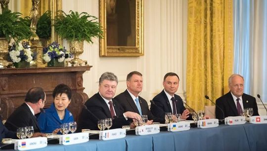 Klaus Iohannis, la cina oferita de preşedintele SUA, Barack Obama, la Washington (FOTO: Facebook)