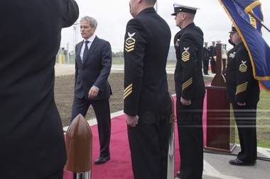 Cioloş, la Deveselu: Mediul de securitate continuă să fie afectat de provocări, ameninţări şi riscuri. FOTO