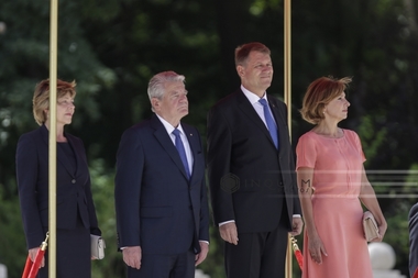 Iohannis i-a cerut preşedintelui Gauck expertiză germană pentru deschiderea Muzeului Naţional al Comunismului
