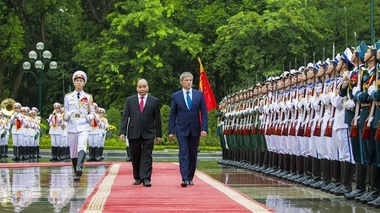 Premierul Cioloş s-a întâlnit cu omologul său din Vietnam