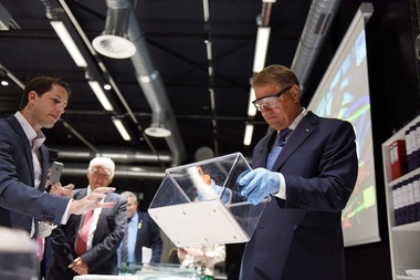 Iohannis i-a lăudat pe cercetătorii şi inginerii români care lucrează la CERN şi care au "consolidat imaginea" României