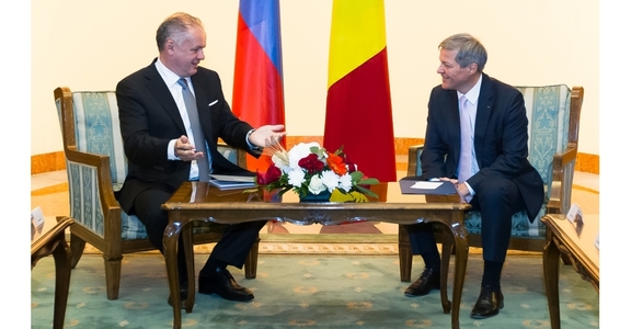 Cioloş, după întâlnirea cu preşedintele slovac: Obiectivul comun este o Europă mai puternică, mai unită şi mai competitivă
