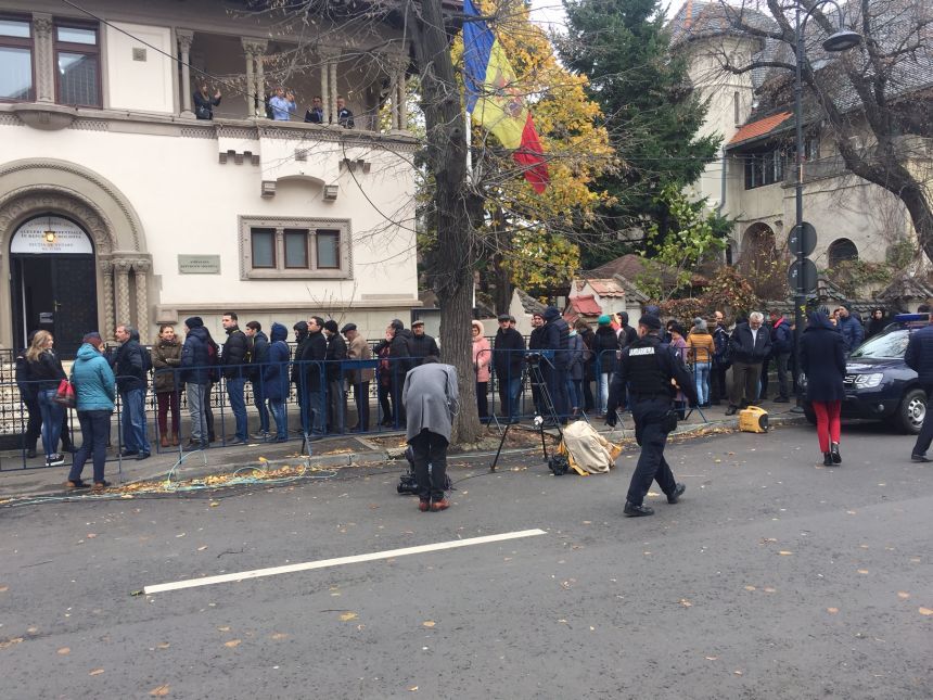 Ambasadorul Moldovei la Bucureşti: Până acum, au votat peste 4.000 de persoane, mai multe decât în primul tur