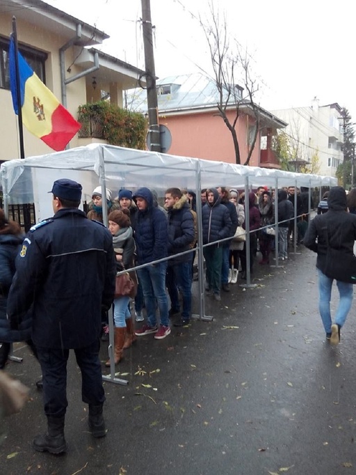 Maia Sandu obţine 2.443 de voturi la secţia de votare de la Iaşi, adică 96,6 la sută, iar socialistul Igor Dodon 70 de voturi - surse