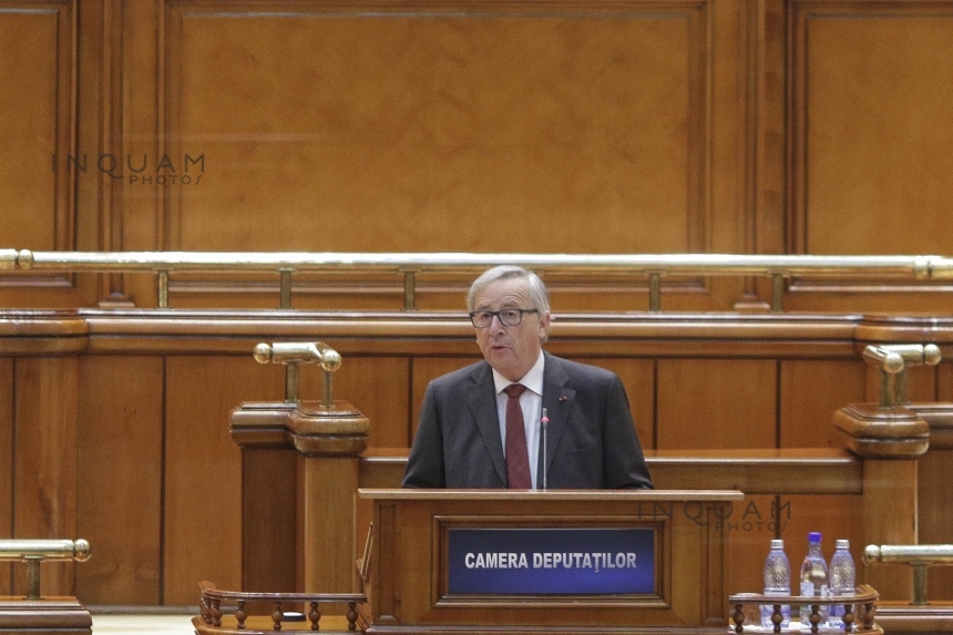 Juncker în Parlament: Voi milita pe lângă autorităţile de la Bucureşti pentru a garanta ireversibilitatea progreselor privind MCV. Tinerii ataşaţi de valorile democratice şi statul de drept sunt atuul dumneavoastră cel mai de preţ
