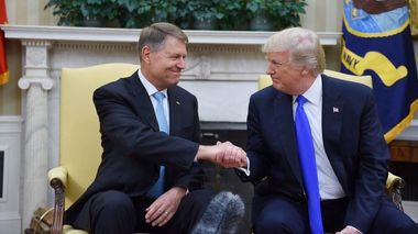 Conferinţă de presă la Casa Albă - Trump lui Iohannis: Aplaud curajul dumneavoastră de a lupta împotriva corupţiei şi de a apăra statul de drept. Iohannis: România are azi o democraţie solidă datorită parteneriatului cu SUA - VIDEO