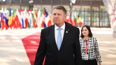 Preşedintele Iohannis se întâlneşte, vineri, la Bruxelles cu preşedintele Franţei, Emmanuel Macron