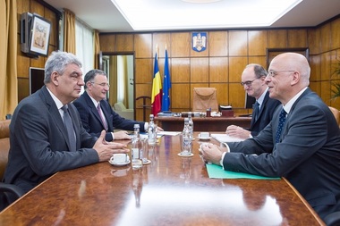 Premierul s-a întâlnit cu ambasadorul Germaniei. Diplomatul a subliniat importanţa menţinerii predictibilităţii şi a transparenţei