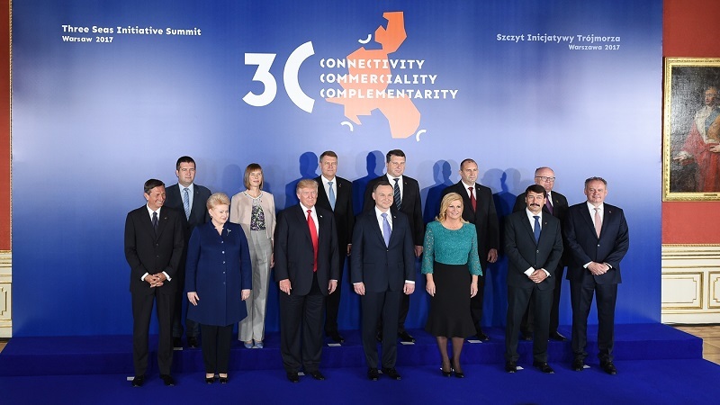 Iohannis, la summitul economic din Varşovia: România vrea proiecte care să ajute să ne dezvoltăm şi care să ne avantajeze. Vrem un coridor Nord-Sud care să treacă prin România
