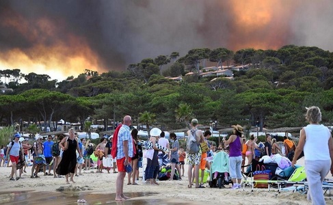 MAE emite o nouă atenţionare de călătorie în Franţa din cauza incendiilor de vegetaţie din sud-est şi a caniculei