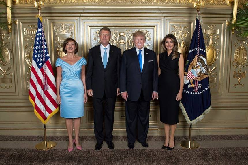 Preşedintele Klaus Iohannis şi soţia sa s-au fotografiat alături de Melania şi de Donald Trump la recepţia oferită în onoarea şefilor de delegaţii prezenţi la Adunarea Generală ONU