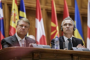 UPDATE: Iohannis: Parteneriatele dintre statele NATO trebuie să fie mai tari ca oricând. În relaţia cu Rusia e necesară o strategie cuprinzătoare. Stoltenberg: România este importantă în multe privinţe. FOTO