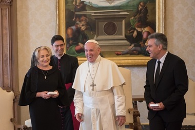 UPDATE - Dăncilă: Papa Francisc mi-a spus că va veni anul viitor în România. Mesajul Vaticanului - VIDEO
