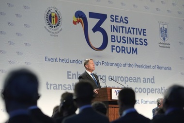 Summitul "Iniţiativa celor Trei Mări" - Iohannis: Suntem expuşi unor riscuri majore / Corina Creţu: UE trebuie să rămână unită pentru a fi puternică în faţa şocurilor externe. Preşedintele Poloniei: Succesul economiei nu poate fi gândit în afara spaţiului european
