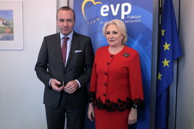 Liderul grupului PPE, Manfred Weber, după întâlnirea cu Dăncilă: Sunt extrem de îngrijorat de situaţia din România, ţara face paşi înapoi în lupta anticorupţie şi se fac presiuni asupra independenţei justiţiei. Nu vom negocia statul de drept. VIDEO