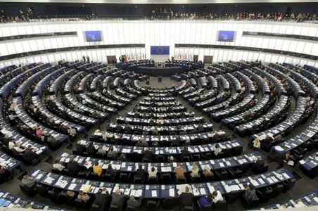 Comisia pentru libertăţi civile, justiţie şi afaceri interne din Parlamentul European va discuta luni situaţia din România; la dezbateri participă şi prim-vicepreşedintele CE Frans Timmermans
