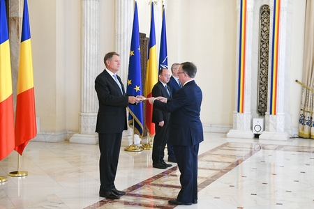 Klaus Iohannis i-a primit pe noii ambasadori ai Marii Britanii, Muntenegrului şi Danemarcei 