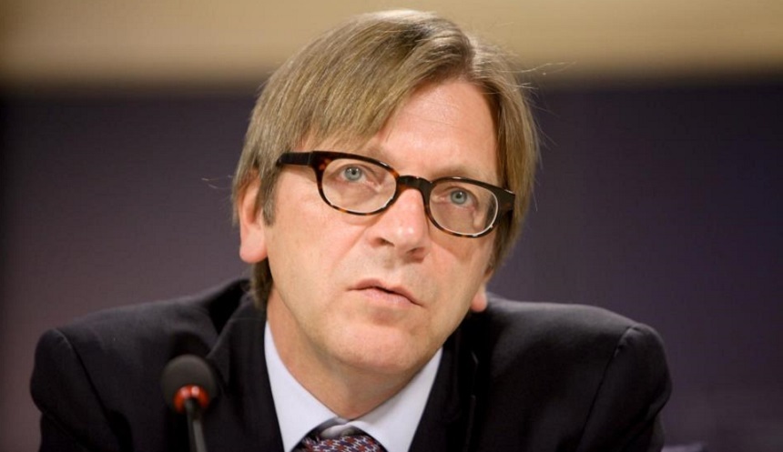 Tăriceanu spune că i-a arătat lui Verhofstadt, cu dosarele în faţă, care sunt punctele în dispută ridicate de rezoluţia PE / Verhofstadt avertizează că România se află la o răscruce de drumuri