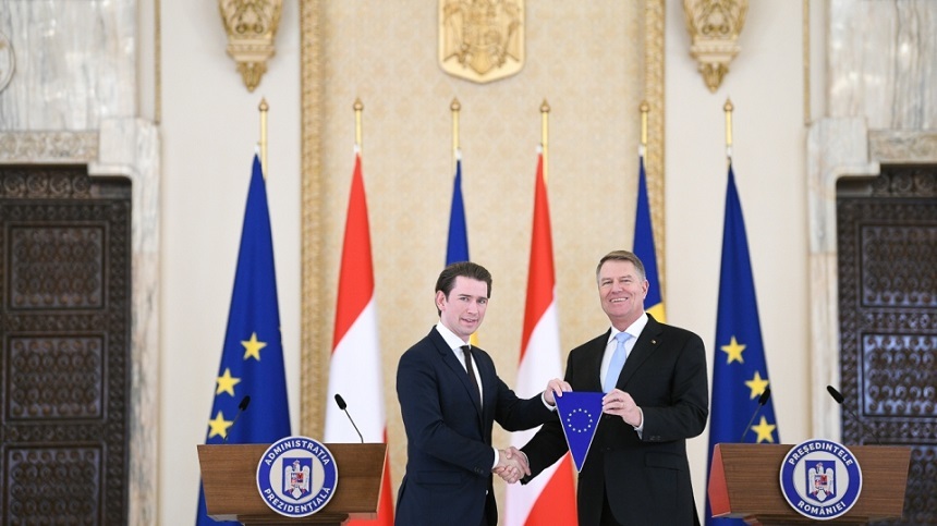 România a preluat simbolic de la Austria preşedinţia Consiliului UE - Iohannis:Pot să afirm, fără reţinere, că România e pregătită / Cancelarul austriac: Mulţumesc că, în calitate de preşedinte, totdeauna aţi avut grijă de statul de drept