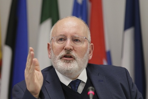 Timmermans: I-am spus „Liviu, dacă vreţi să faceţi parte din această familie, trebuie să respectaţi valorile noastre fundamentale“. Şi Liviu a spus că vor face acest lucru / Nu putem face niciun compromis, aceasta e linia roşie - VIDEO