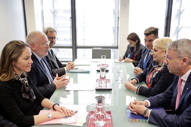 Dăncilă şi Timmermans se întâlnesc din nou, astăzi, la Bruxelles