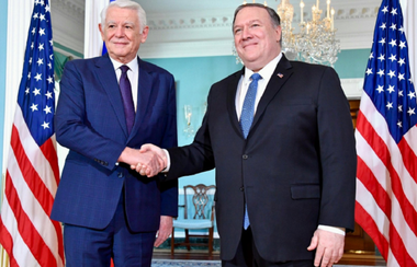 Ministrul de externe Teodor Meleşcanu s-a întâlnit cu secretarul de stat al SUA, Michael Pompeo. Departamentul de Stat: Discuţiile au vizat importanţa eforturilor României de combatere a corupţiei, agresiunea rusă în Marea Neagră, stabilitatea în regiune - VIDEO