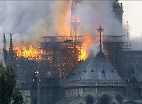 Iohannis, despre incendiul de la Catedrala Notre Dame: România este alături de Franţa