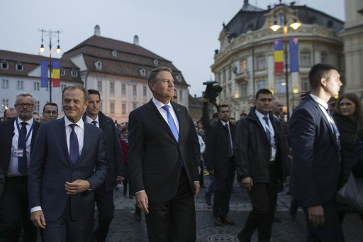 Donald Tusk îi mulţumeşte lui Klaus Iohannis pentru preşedinţia României la Consiliul UE
