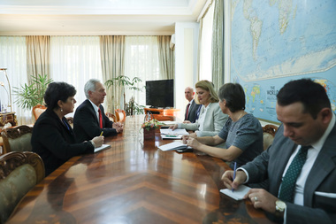 Ministrul Ramona Mănescu şi ambasadorul Hans Klemm au discutat despre ultimele evoluţii regionale, cu accent pe vecinătatea estică