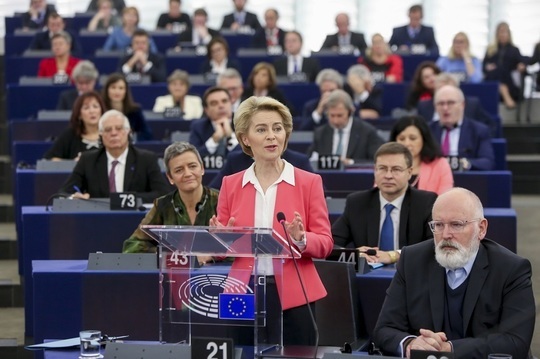 Comisia Europeană condusă de Ursula von der Leyen îşi începe mandatul