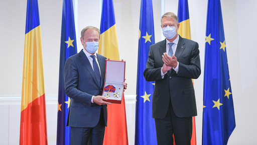 Iohannis: Donald Tusk este una dintre cele mai euro-entuziaste personalităţi europene, jucând un rol important în consolidarea UE, în transformarea acesteia la nivel global şi în asigurarea unităţii naţiunilor noastre