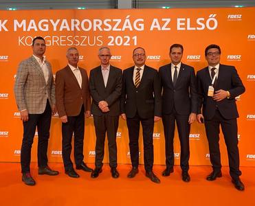 Mesaje ale liderilor UDMR la al 29-lea Congres al FIDESZ - Kelemen: Orban şi guvernul său au pornit o schimbare de paradigmă curajoasă/ Tanczos Barna: Viktor Orbán a întărit identitatea comunităţii maghiare din Bazinul Carpatic