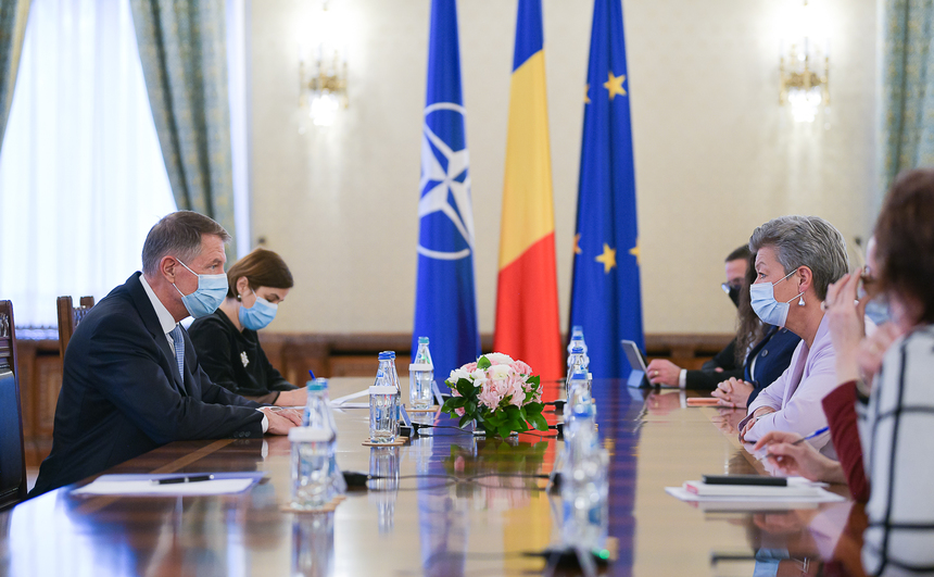 UPDATE - Preşedintele Klaus Iohannis a discutat cu comisarul european pentru Afaceri Interne despre situaţia de la graniţa cu Ucraina: Suntem recunoscători pentru sprijinul Comisiei Europene, inclusiv în privinţa aderării la Schengen