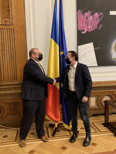 Cîţu, discuţie cu Însărcinatul cu Afaceri al SUA David Muniz despre "importanţa parteneriatului strategic SUA-România, în special în acest moment al invaziei brutale, neprovocate a Rusiei în Ucraina"