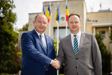 Bogdan Aurescu l-a primit pe ambasadorului agreat al Ucrainei, Ihor Prokopchuk, cu ocazia Zilei Independenţei Ucrainei, şi a reiterat convingerea că Ucraina va ieşi învingătoare din acest război nedorit şi neprovocat