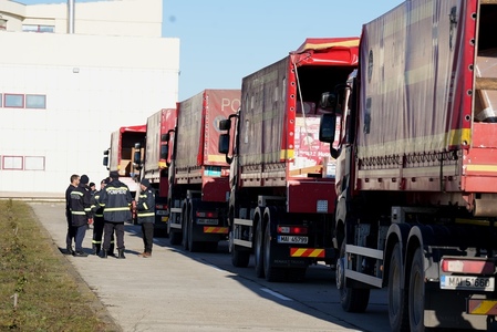 30 de camioane cu ajutoare, donate de americani, ajung în Ucraina prin hub-ul umanitar de la Suceava / Transportul este primul ajutor umanitar din SUA prin hub-ul românesc