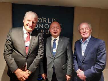 Aurescu, întrevederi cu reprezentanţi ai mediului de afaceri în marja Forumului Economic Mondial/ Discuţiile cu reprezentanţii companiei canadiene SNC Lavalin au vizat şi retehnologizarea Unităţii 1 şi construcţia Unităţilor 3 şi 4 ale CN de la Cernavodă