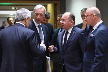 Ministrul Bogdan Aurescu, după reuniunea miniştrilor afacerilor externe din statele membre ale UE: România sprijină cea de-a 7-a tranşă de fonduri din Facilitatea Europeană pentru Pace