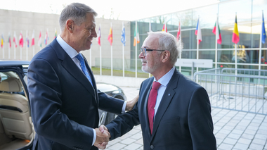 Iohannis, întrevedere cu preşedintele Grupului Băncii Europene de Investiţii/ Preşedintele României a subliniat importanţa sprijinului tehnic şi financiar al BEI în ceea ce priveşte implementarea PNRR