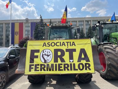 Fermierii care protestează la Chişinău cer să discute cu preşedinta Maia Sandu şi cu premierul Marcel Ciolacu, aflat în vizită