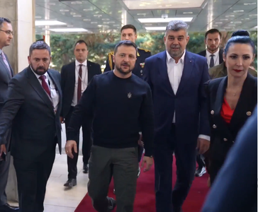 Preşedintele Ucrainei Volodimir Zelenski a sosit la Palatul Victoria, unde a fost întâmpinat de premierul Marcel Ciolacu - VIDEO