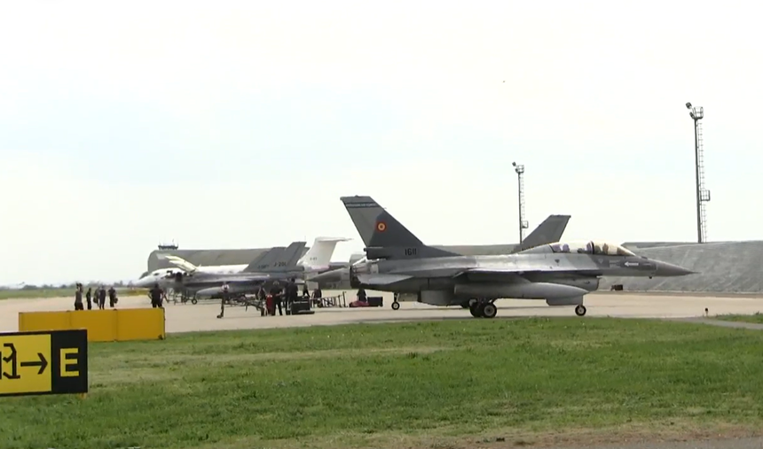 Trei aeronave F-16 Fighting Falcon ale Forţelor Aeriene Regale Olandeze, care vor fi puse la dispoziţia Centrului european de instruire F-16, au aterizat la Feteşti - FOTO, VIDEO