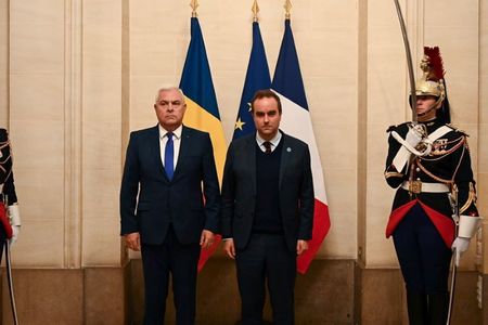 Ministrul Apărării, după întâlnrea cu omologul francez: România depune eforturi constante ca naţiune gazdă pentru a asigura sprijinul necesar Franţei, ca naţiune lider în cadru Grupului de Luptă de la Cincu