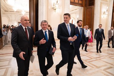 Preşedintele Parlamentului de la Chişinău l-a felicitat pe Bolojan, ales preşedinte PNL: Noi, cei din R. Moldova, vă suntem alături Ştim ce misiune importantă avem. Aşa cum au ales moldovenii în România în luna mai, vor alege în septembrie în R. Moldova