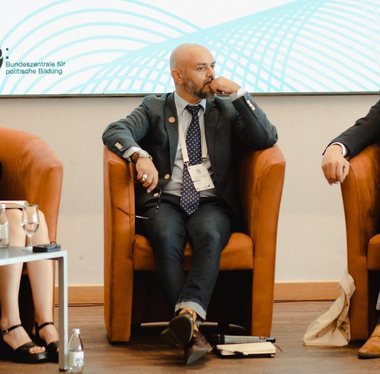 INTERVIU - Rufin Zamfir, expert în războiul hibrid rusesc: E fără precedent de mare în istoria noastră influenţa Rusiei în politicul românesc. /Avem influenţa pe care Rusia a exercitat-o ani de-a rândul asupra unor figuri politice de nivel înalt din PSD

