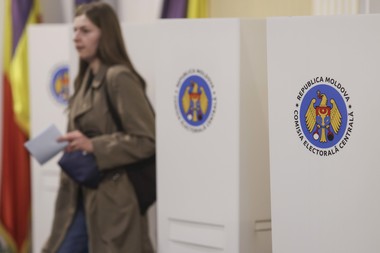 Alerte cu bombă în 14 locaţii din Zona de securitate? Locuitorii de pe malul stâng se plâng că li se împiedică accesul la vot / Precizările Poliţiei
